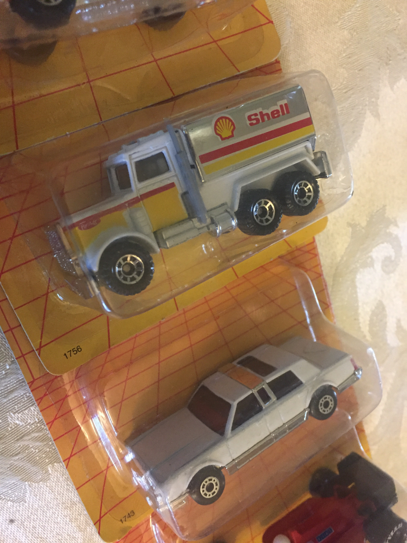 Illustration for article titled Colossal Die-Cast Collection - Box 67 - Whattaya Know, Hot Wheels!